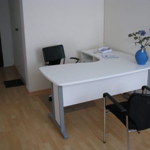 Escritorio ejecutivo con cajonera